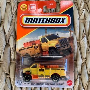 GMC 3500 Electrical Service Utility Yellow Truck GM Matchbox Diecast Car 2025 🆕